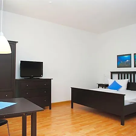 Отель Berne's Altstadthotel Безигхайм