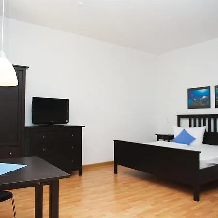 Отель Berne's Altstadthotel Безигхайм